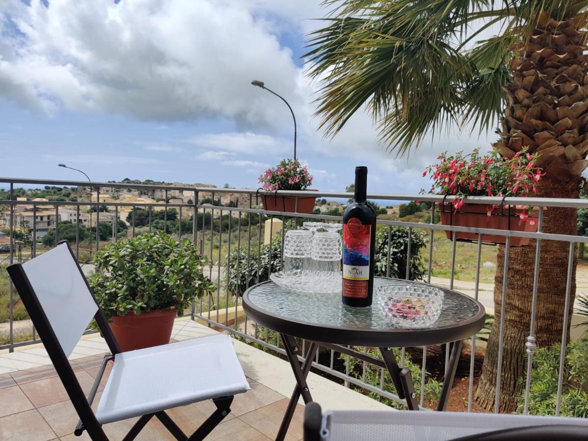 Raggi Di Sole Bed & Breakfast Custonaci Exterior foto